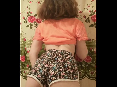 ❤️ Jeune fille sexy se déshabillant devant la caméra. ❤️ Fuck vidéo at us ❤