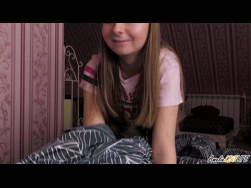❤️ Une blonde suce profondément son meilleur ami et reçoit du sperme dans la bouche. ❤️ Fuck vidéo at us ❤
