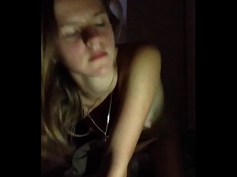 ❤️ Une fille se masturbe et jouit ❤️ Fuck vidéo at us ❤