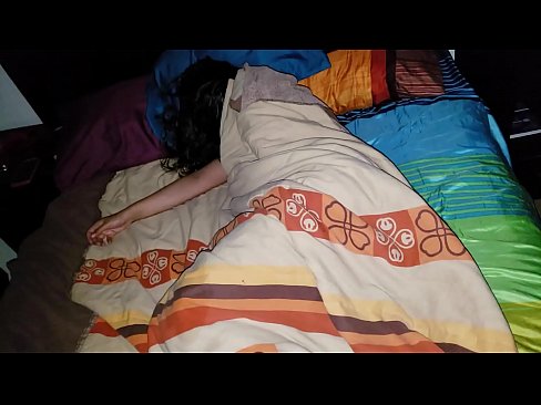 ❤️ Beau-fils réprimandant sa jeune belle-mère pendant qu'elle dort. ❤️ Fuck vidéo at us ❤